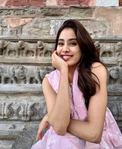 Janhvi Kapoor Looks Pretty In Mulmul's Embroidered Kurta Set