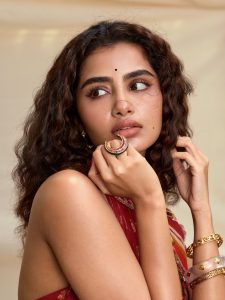 Anupama Parameswaran turns up a forgotten, once-banned Indian textile into an ultimate fashion moment
