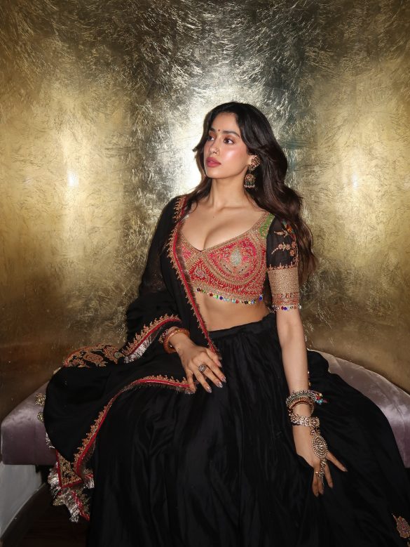 janhvikapoor_1783791085_3939046372558274867_1231494329 Janhvi Kapoor in Classic Mandala Saree
