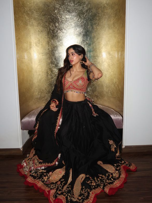 janhvikapoor_1783791085_3939046377868920877_1231494329 Janhvi Kapoor in Classic Mandala Saree