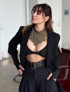 Kangna Sharma’s Latest Airport Look: Street Chic Meets Travel Glam 33 Kangna Sharma’s Latest Airport Look: Street Chic Meets Travel Glam
