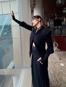 Kangna Sharma’s Latest Airport Look: Street Chic Meets Travel Glam 28 Kangna Sharma’s Latest Airport Look: Street Chic Meets Travel Glam