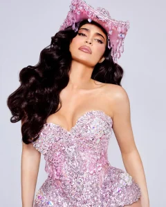 Kylie Jenner’s Plunging Bodysuit Barely Hangs on by the Thinnest Strings 22 Kylie Jenner’s Plunging Bodysuit Barely Hangs on by the Thinnest Strings