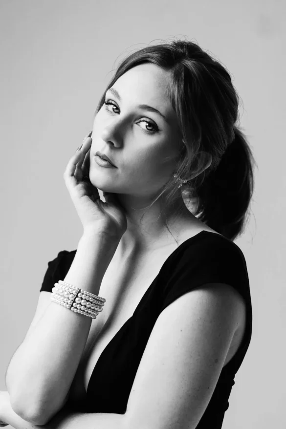 lily-brooks-o-briant-in-black-and-white-studio-looks-2026-1 Lily Brooks O’Briant in Black and White Studio Looks – 2026