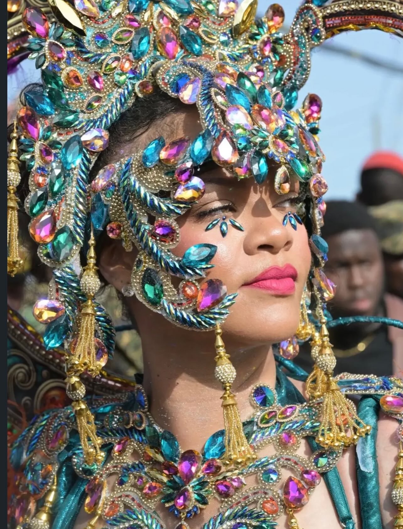 lislopees_1785875527_3956532884447557710_8436337408 Rihanna’s Carnival Nipslip Show: Big Boobs Spotlight in Barbados