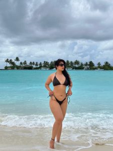 Nikita Sharma bold photoshoot in black bikini looks goes viral