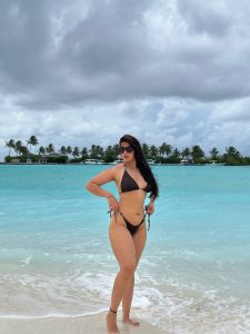 Nikita Sharma bold photoshoot in black bikini looks goes viral