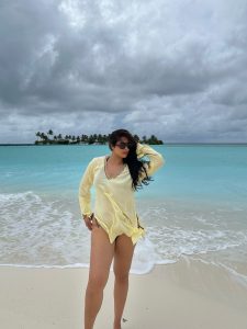 Nikita Sharma bold photoshoot in black bikini looks goes viral