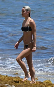 Olivia Dunne in a Black-and-White Bikini in Miami – August 11, 2026 41 Olivia Dunne in a Black-and-White Bikini in Miami – August 11, 2026