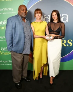 Shailene Woodley Wears a Sheer Crop Top at AAFCA TV Honors 29 Shailene Woodley Wears a Sheer Crop Top at AAFCA TV Honors